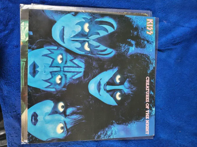 LP Kiss