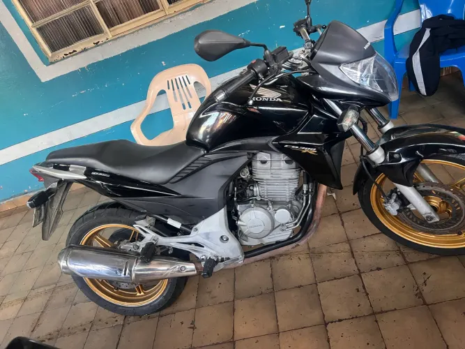 Cb 300