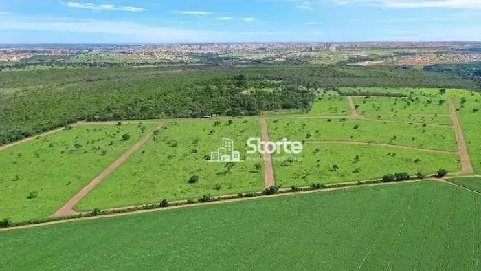 Excelentes terrenos em Condomínio Fechado à venda, 5.000m² de R$ 1.800.000 - Bom Jardim -