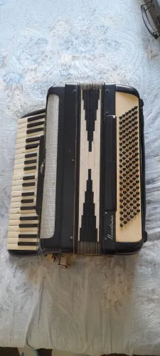 Acordeon Scandalli Maestrina 120 baixos (made in Italy) reduzidao