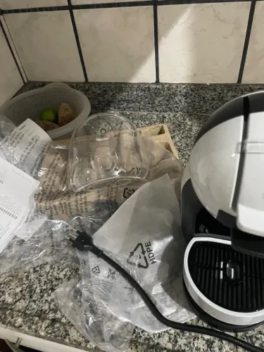 Cafeteira expresso Dolce gusto nunca usada.
