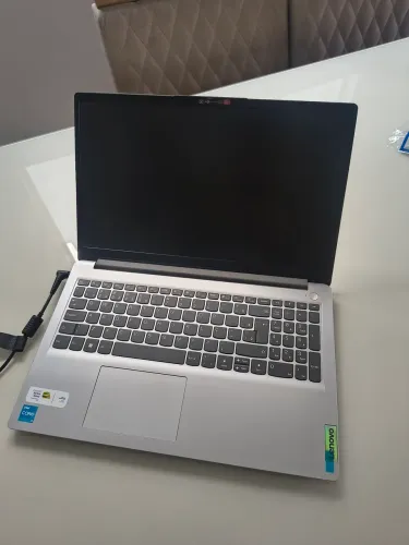 Notebook Lenovo com defeito