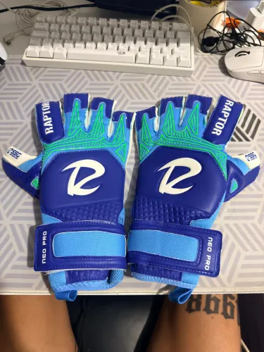 2 Luvas de goleiro raptor n°9