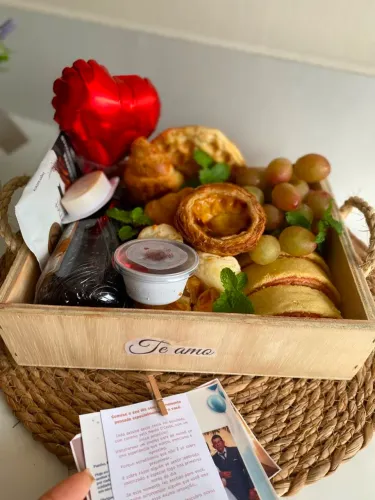 Festa de café da manhã personalizada para aniversário de datas comemorativas