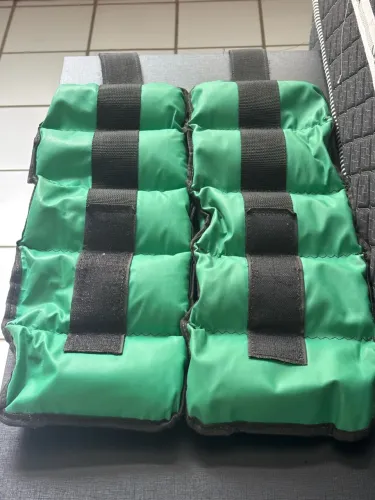par de caneleiras/tornozeleiras Domyos (com 4 kg cada)
