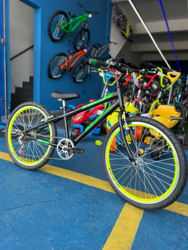 Bicicleta Wendy aro 24 com marcha, rodas aero