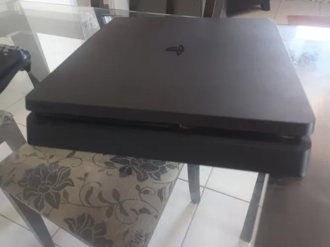 Ps4 slim 