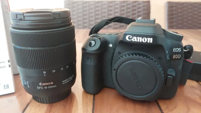 Canon EOS 80D kit completo 