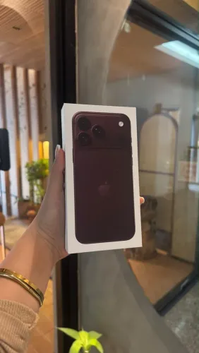 Iphone 18 PRO MAX 256GB - um ano de garantia