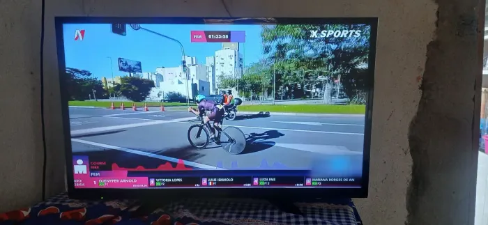 Vendo essa TV smart panasonic 32 polegadas funciona tudo perfeitamente