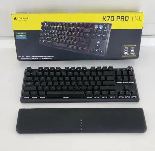 Teclado Corsair K70 PRO TKL Hall Effect Rapid Trigger RGB com Apoio