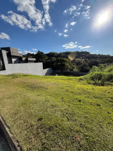 Terreno de 946m² em condomínio de luxo no bairro Soares, Jarinu-SP: sua oportunidade de in