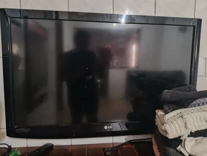 Tv LG 40 polegadas (c defeito)
