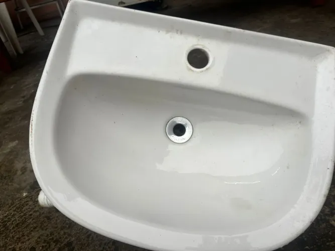 Pias de banheiro