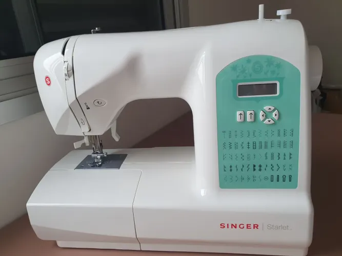 Máquina Costura Singer Starlet 6660