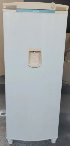 Geladeira. Consul. Degelo seco. 300L. 220v