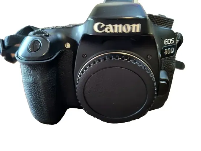 Câmera Canon 80D, 35k clics, corpo, ótimo estado