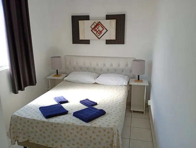Alugo apartamento de 2 quartos mobiliado em frente a faculdade Unifenas unidade Jaraguá