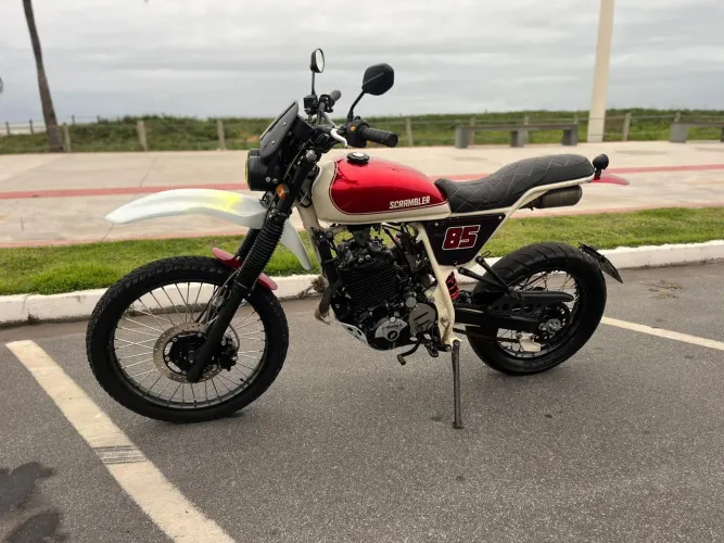 Sahara Ano 1995 350cc  estilo Café Racer 