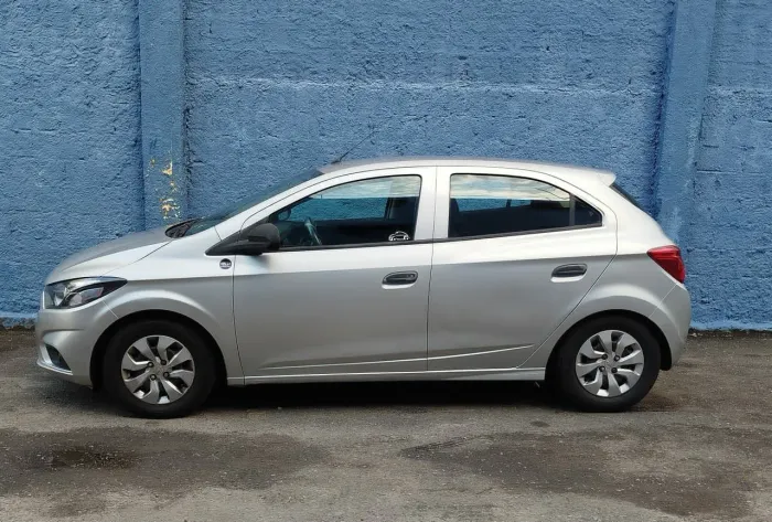 ALUGO ONIX COM GNV UBER 99