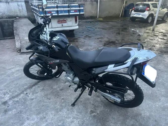 Honda Xre 300 muito nova