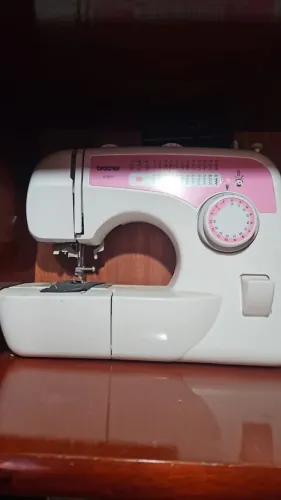 Máquina de costura importada 