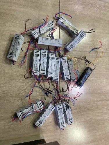 16 reatores eletrônicos 2x16 W Osram