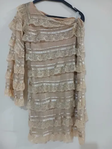 Vestido com babados