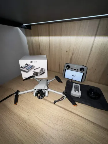 Drone DJI Mini 3 (RC) - Versão Tela No Controle