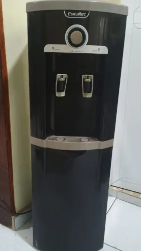 Bebedouro Esmaltec em excelente estado 