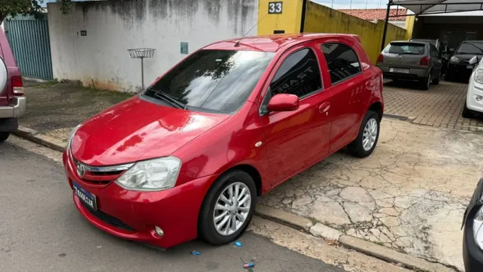 Toyota Etios XLS 1.5 Flex 16V 5P Mec. 2013