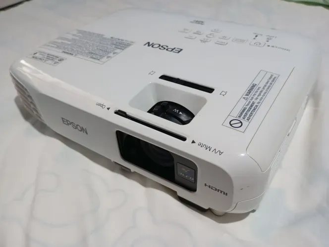 Projetor Epson x24 Hdmi 3300l.