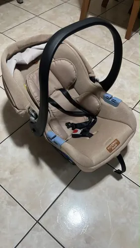 Carrinho + bebê conforto