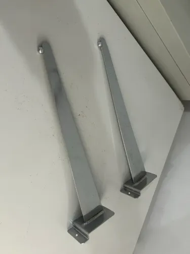 Gancho cromado 50cm para painel canaletado
