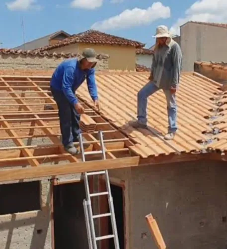 Pedreiro da fundação au acabamento 