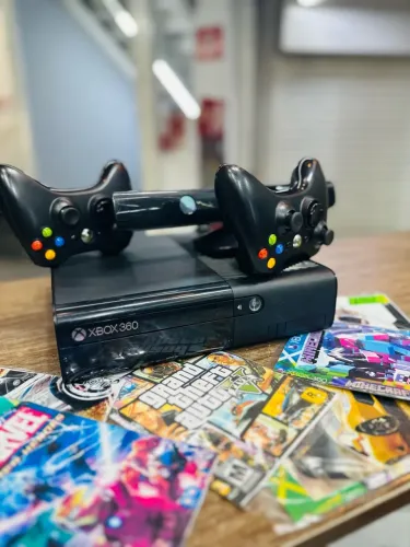 Xbox 360 Com 10 Jogos | 2 Controles Originais