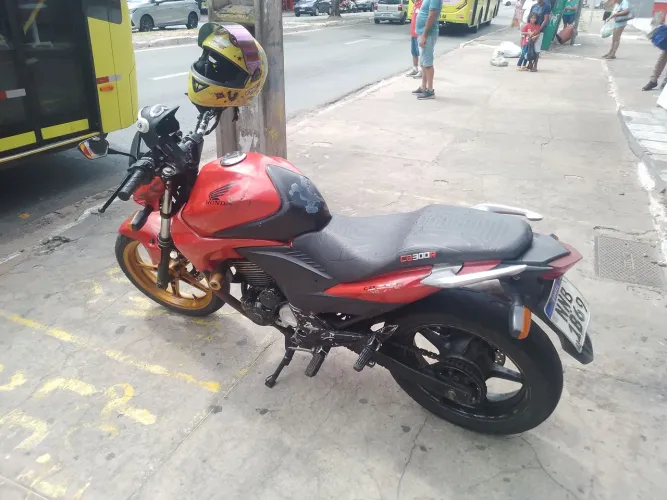Vendo Cb300 toda revisada