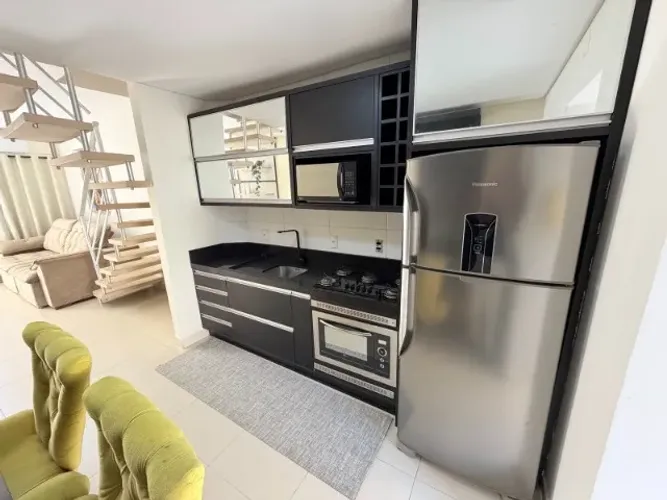 OPORTUNIDADE SOBRADO GEMINADO 2 DORM, 2 BWC, 2VG, MOBILIADO EQUIPADO EXC. LOCALIZAÇÃO VEJA