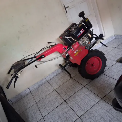 Mini trator 