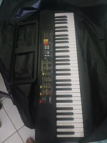 Yamaha PSR-F52