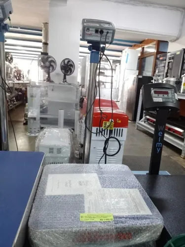 BALANÇA  UR100000 LIG 150KG 40X40 CM EST MET SUP BAN INOX C COL S BAT NOVA