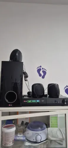 Home Theater LG DH4130S 5.1 Canais - 330W RMS (HDMI e USB) - Usado em bom estado