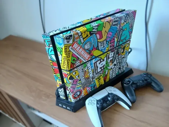 PS4 FAT Japonês + SSD 1TB + HD 3TB + 2 Controles e Acessórios