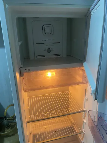 Geladeira bem conservada