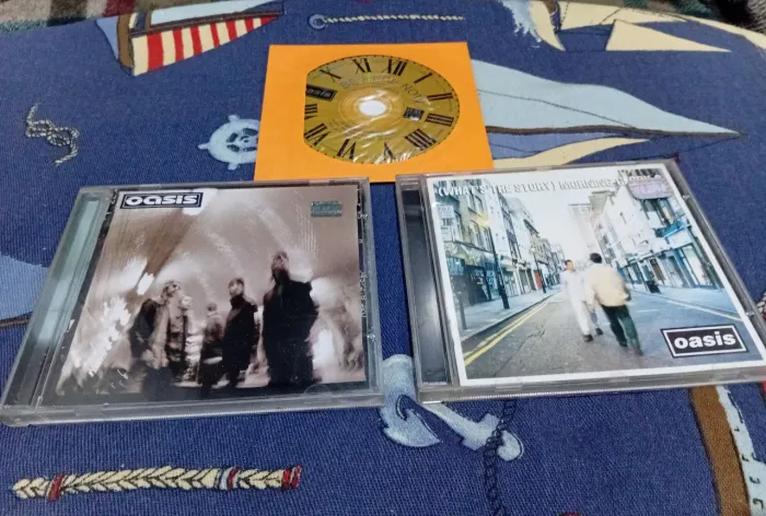 CDs Oasis - Whats the Story Morning Glory? / HeathenChemistry + Be Here Now (sem capa)