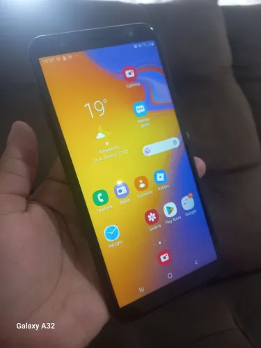 Samsung j4