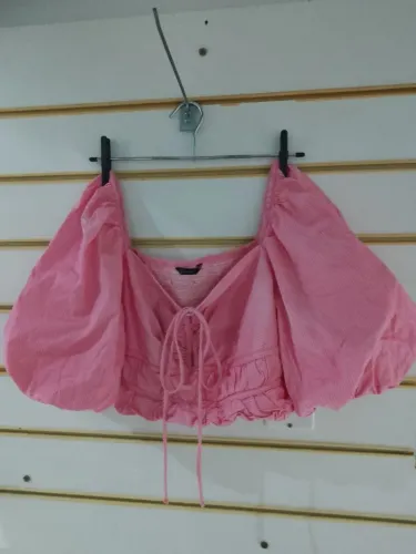 Blusa cropped rosa listrada G