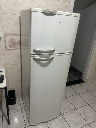 Geladeira Eletrolux (troco por frigobar)