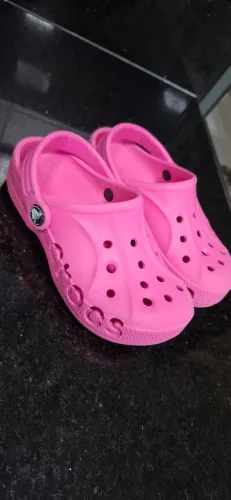 Crocs rosa, tamanho 28