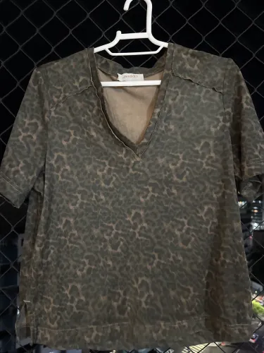 Blusa Shoulder em Suede - Tamanho P